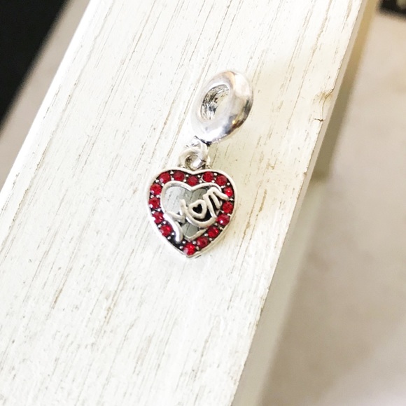 Jewelry - Mom heart charm red